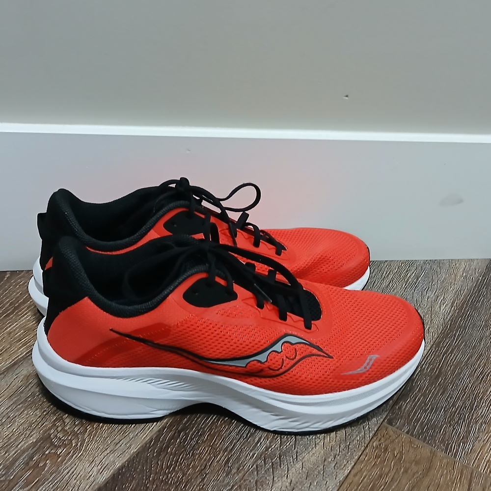 Saucony Red and Black Running Shoes💥💥💥